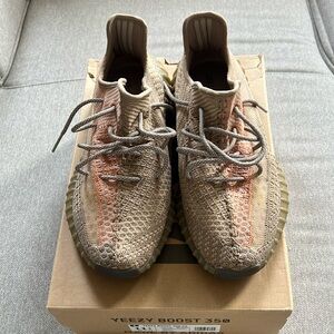 Yeezy 350 V2